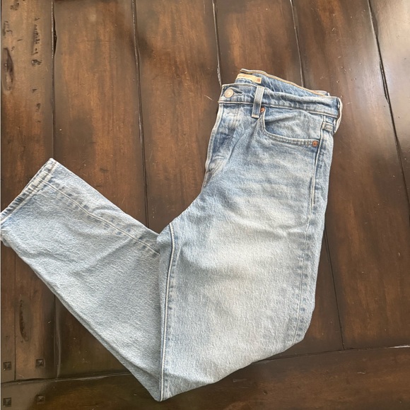Women’s Levi wedgie Jean size 29 - Picture 3 of 4
